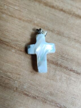 Mother of Pearl Cross Pendant - White Iridescent